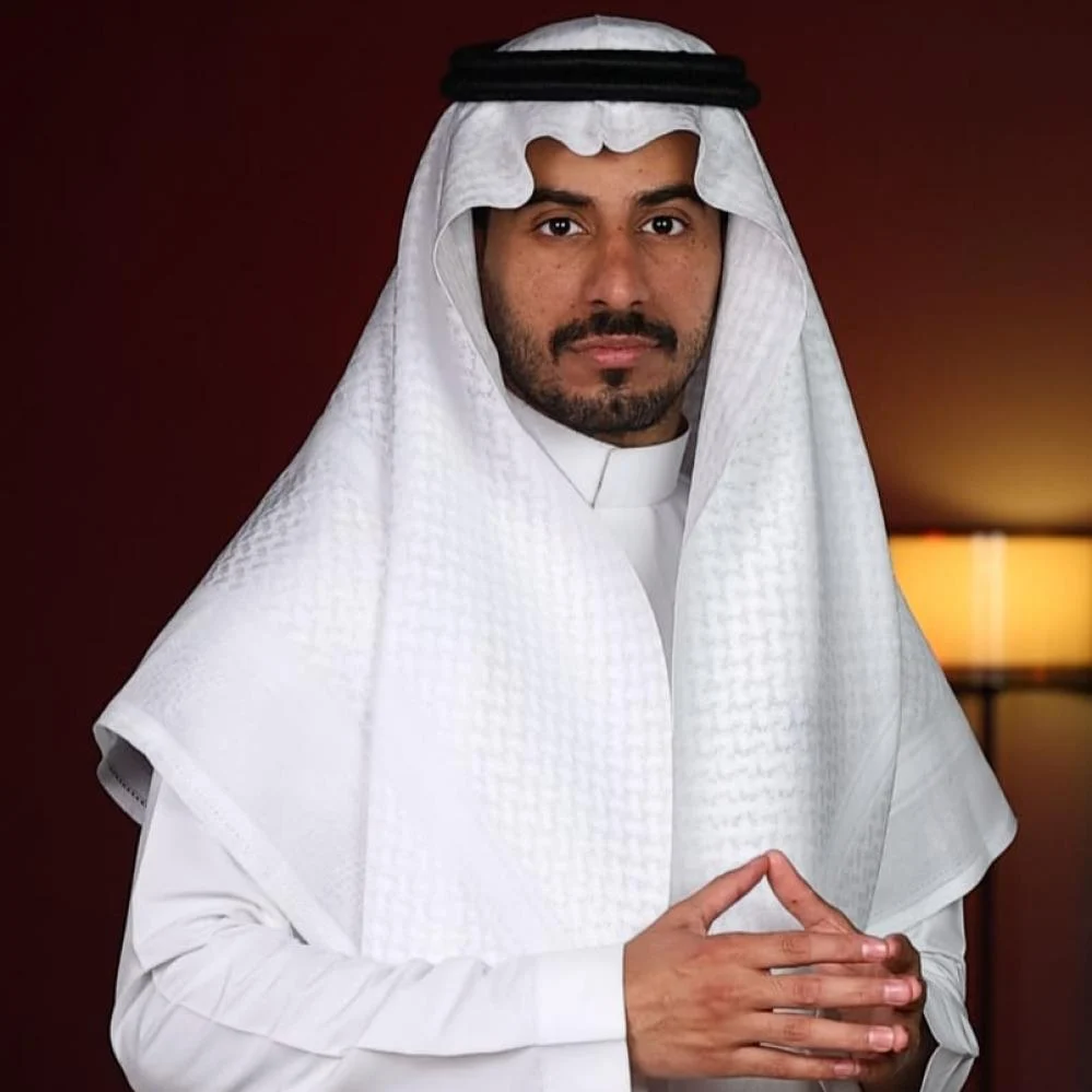 تفاصيل شماغ جفنشي كلاسيك ابيض بتشطيب إنجليزي