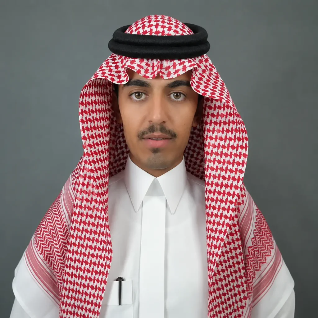 شماغ رجالي بإطلالة سوداء وذهبية أنيقة