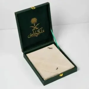 شماغ ملكي خاص بيج بتصميم سعودي فاخر