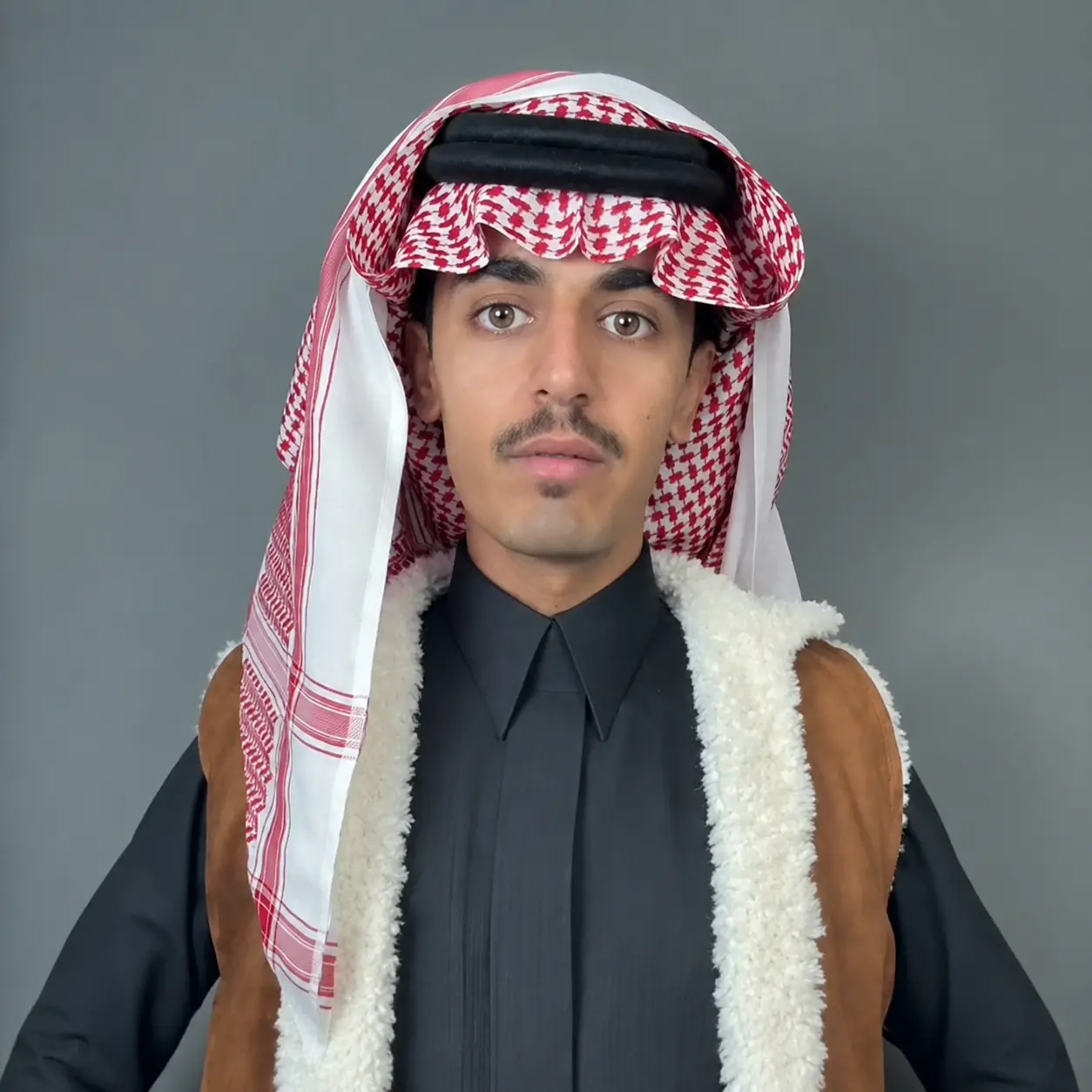 شماغ شتوي ودليل اختيار الخامة والوزن المناسب
