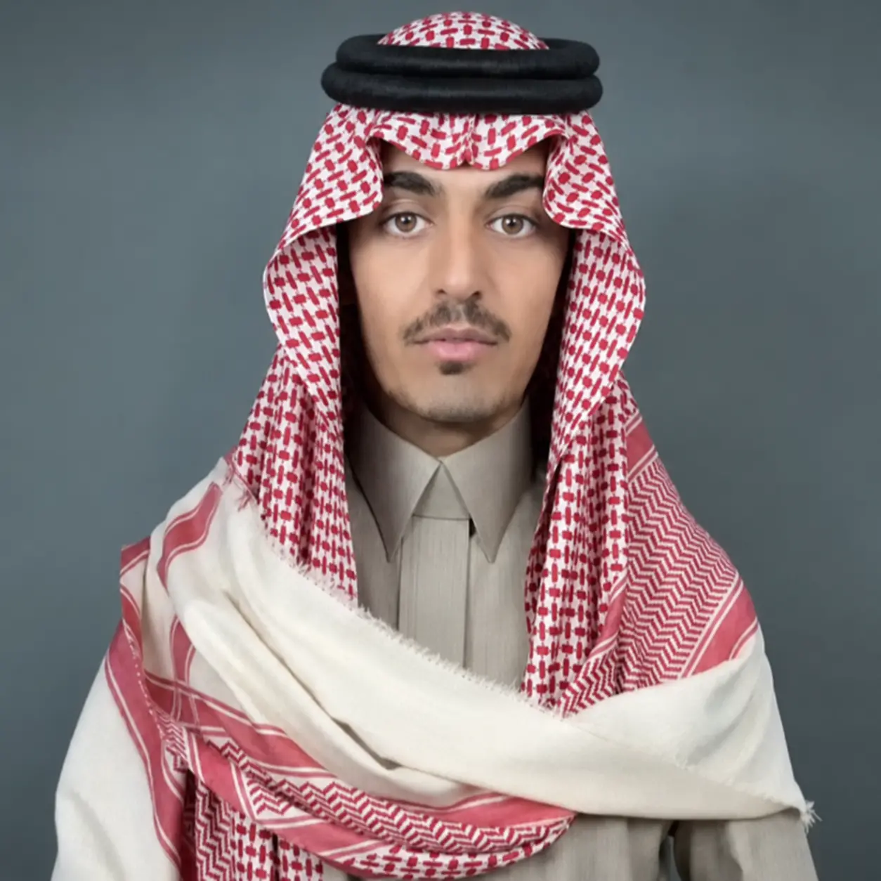 شماغ كشميري ودليل اختيار الخامة والوزن المناسب