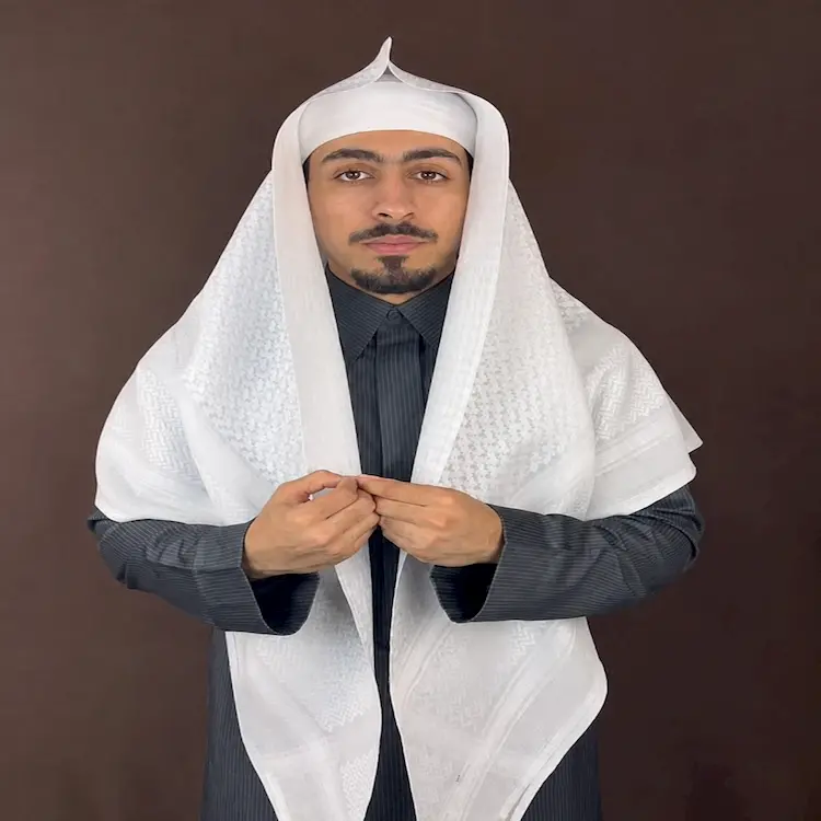 كيف تلبس الشماغ بدون عقال بطريقة مرتبة