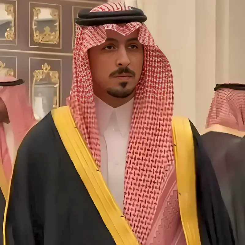 الشكل النهائي لطريقة لبس الشماغ السعودي